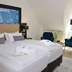 卡罗琳玛蒂尔德酒店 4* 策勒
