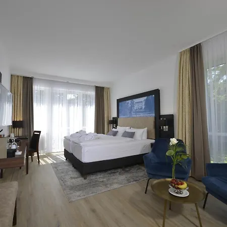 Caroline Mathilde 4*