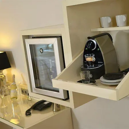 Caroline Mathilde 4* סלה