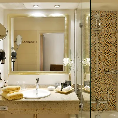 Caroline Mathilde סלה